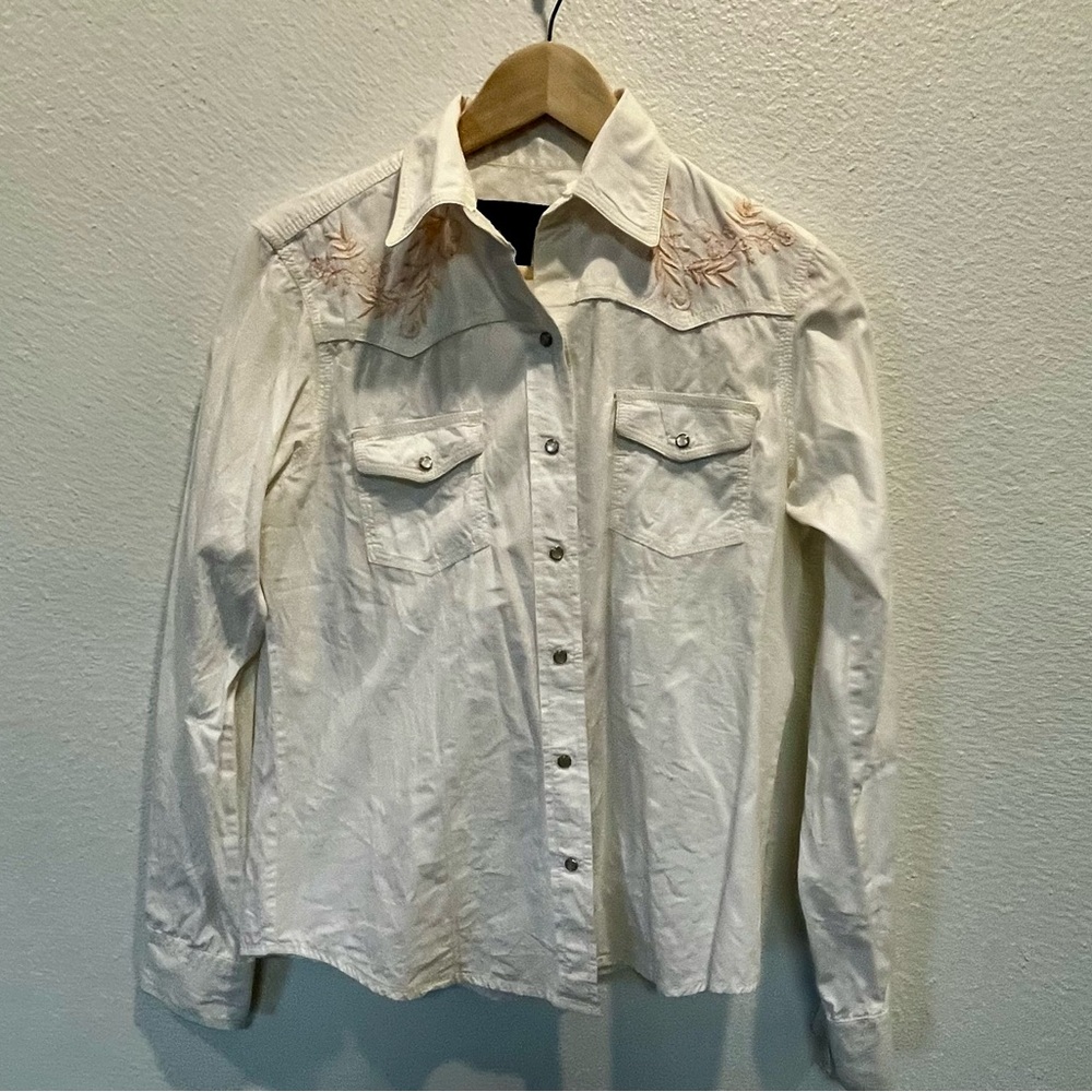 Cowgirl Legend White Embroidered Shirt 100 % cotton